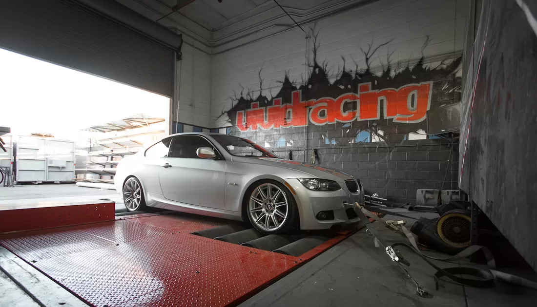 BMW SERIE 3 bmw-e90-tuning-tief-19zoll-no-airride-gti-r32-vr6-k04 Used -  the parking